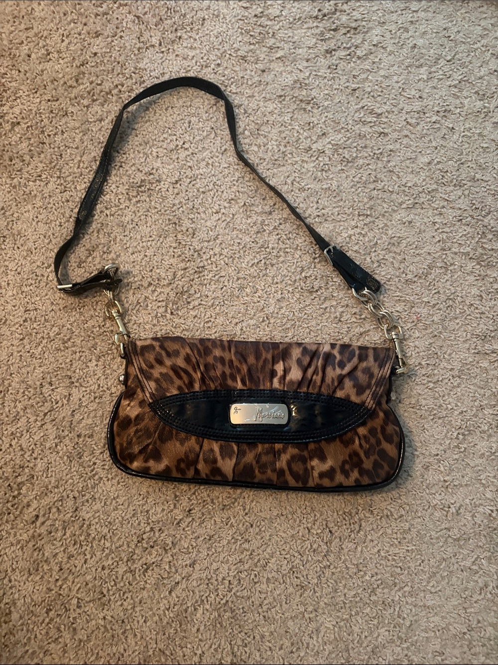 Guess by Marciano leopard print clutch
 Shoulder Bag with Black Trim Y2K